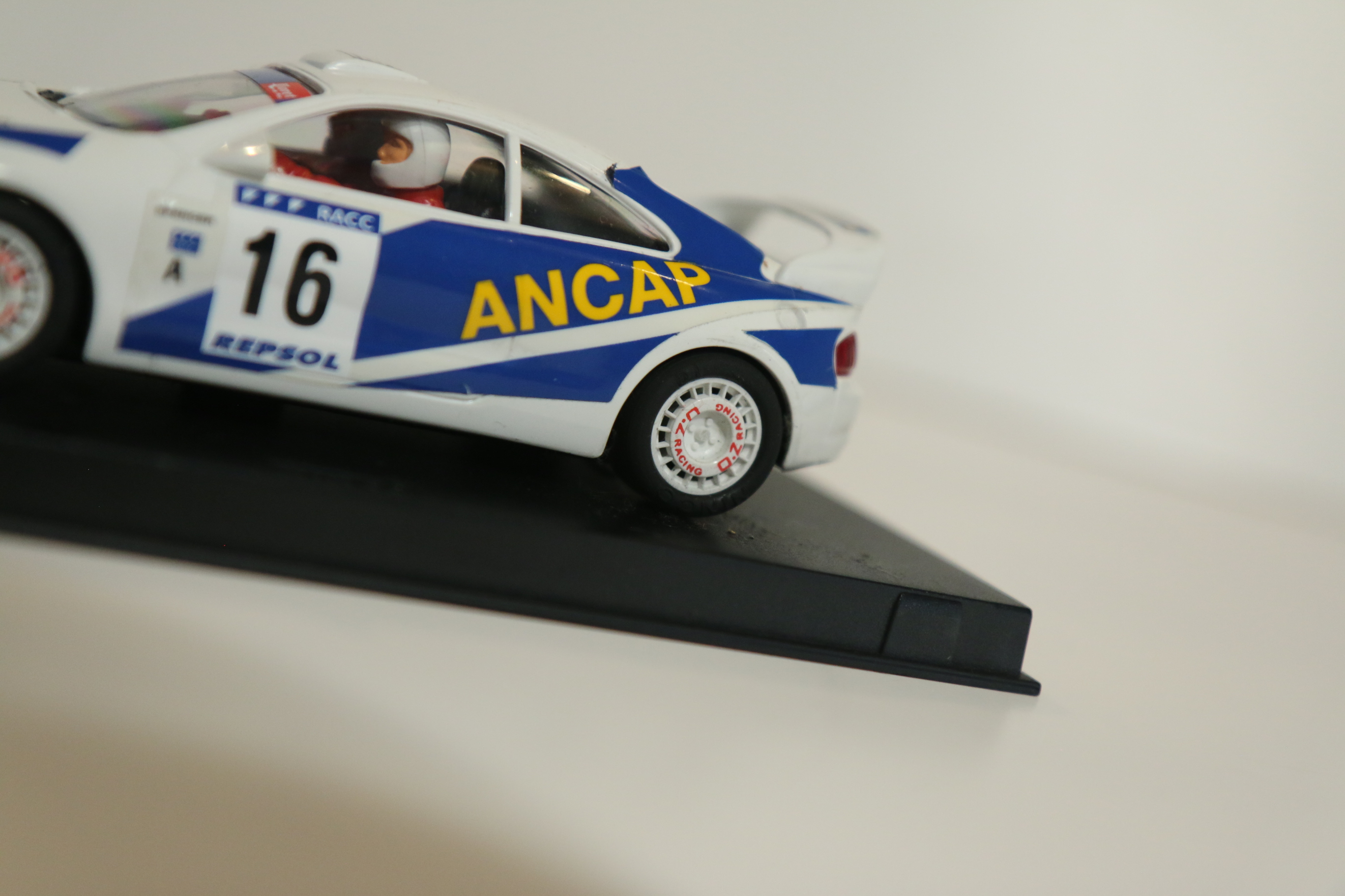 Ninco Toyota Celica wit/blauw No.16 nr 50120