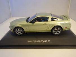 1:24  Ford Mustang GT2005 Legend Lime  nr. 14001