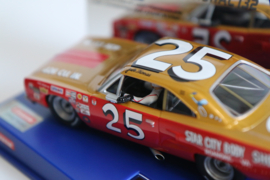 Carrera Digital Plymouth Road Runner No.25 Rood/Goud nr. 31059 in OVP