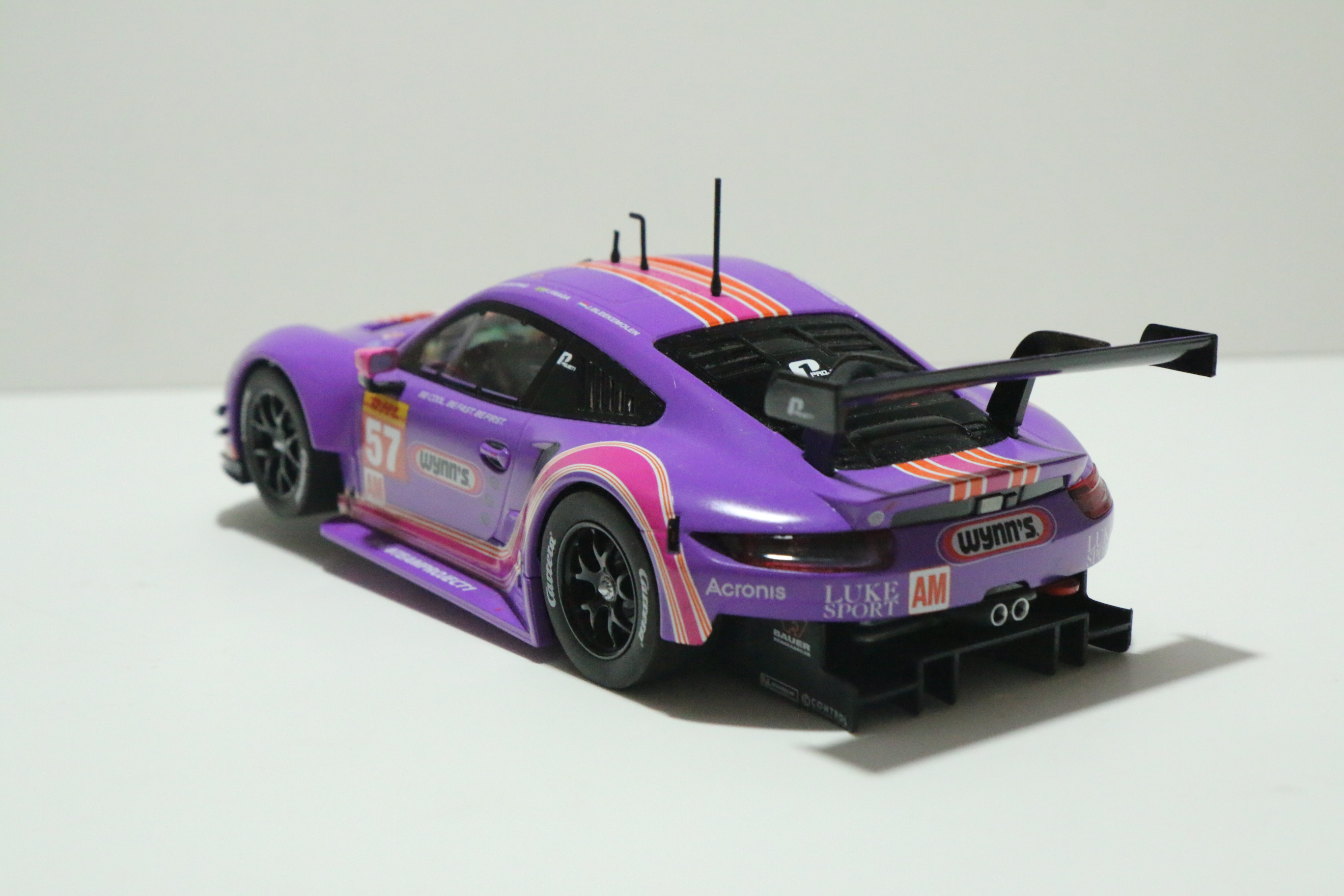Carrera Digital 124 Porsche 911 RSR Paars No.57 nr. 23913