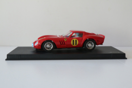 Pink-Kar Ferrari 250GTO Rood No.11 nr CV039 in OVP.