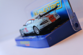 Scalextric Aston Martin DBR9 No.009 nr. C2965 in OVP. (Licht bespeeld)