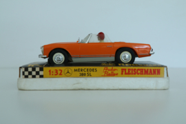 Fleischmann Auto-Rallye. Mercedes 280SL oranje nr. 3260 in OVP.