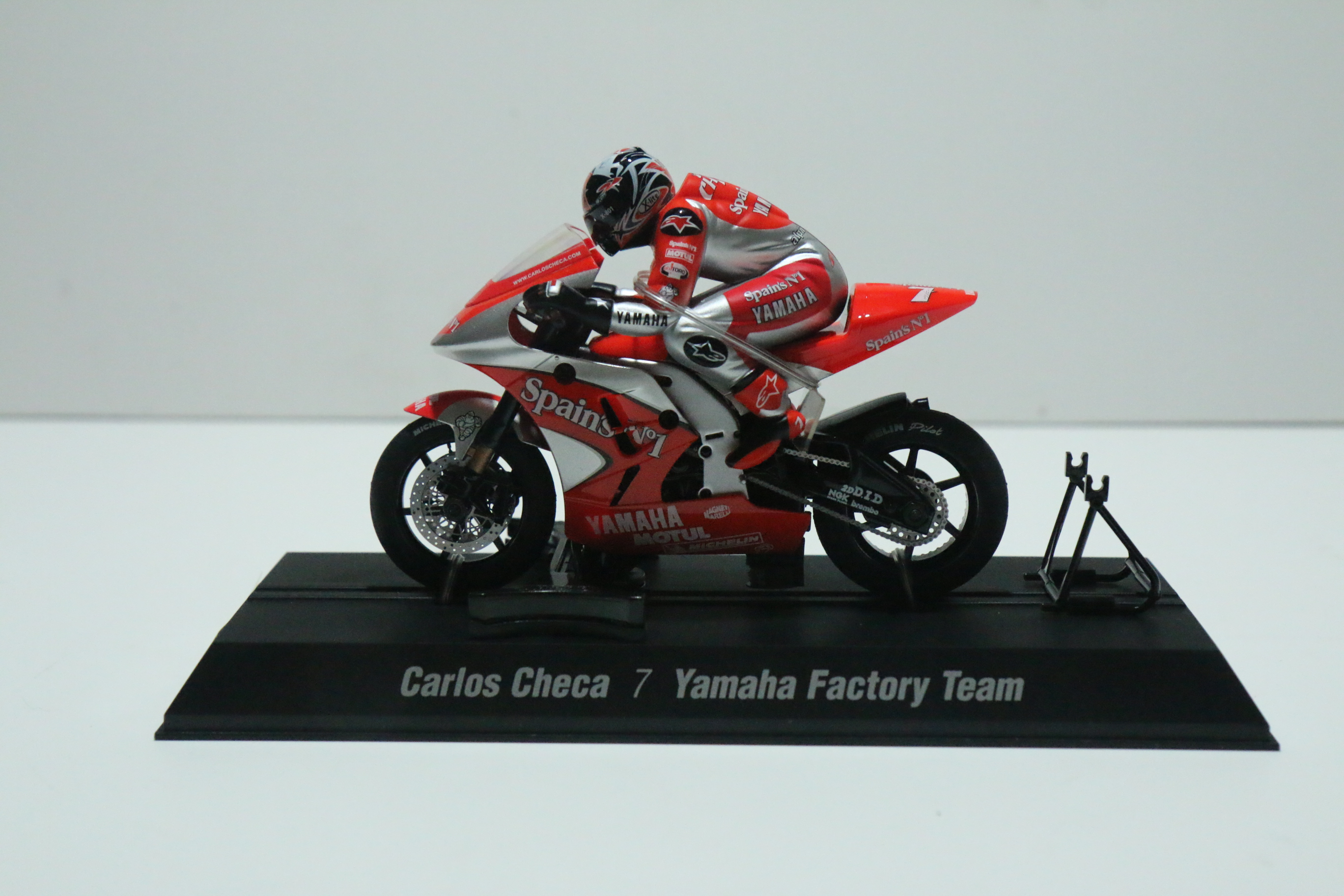 SUPERSLOT MotorGP Yamaha Carlos Checa No.7 nr. C6006 Zilver/Rood in OVP!