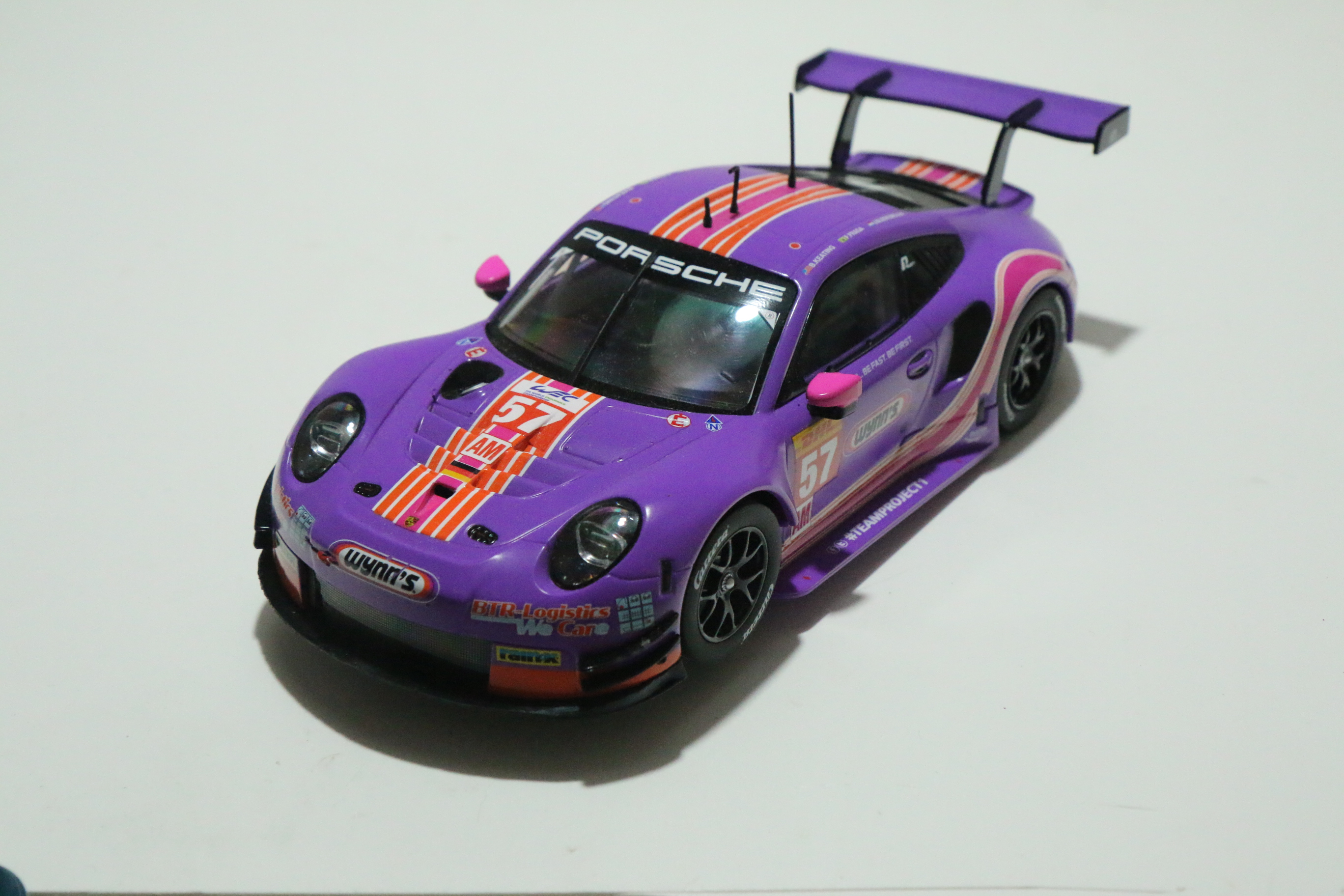 Carrera Digital 124 Porsche 911 RSR Paars No.57 nr. 23913