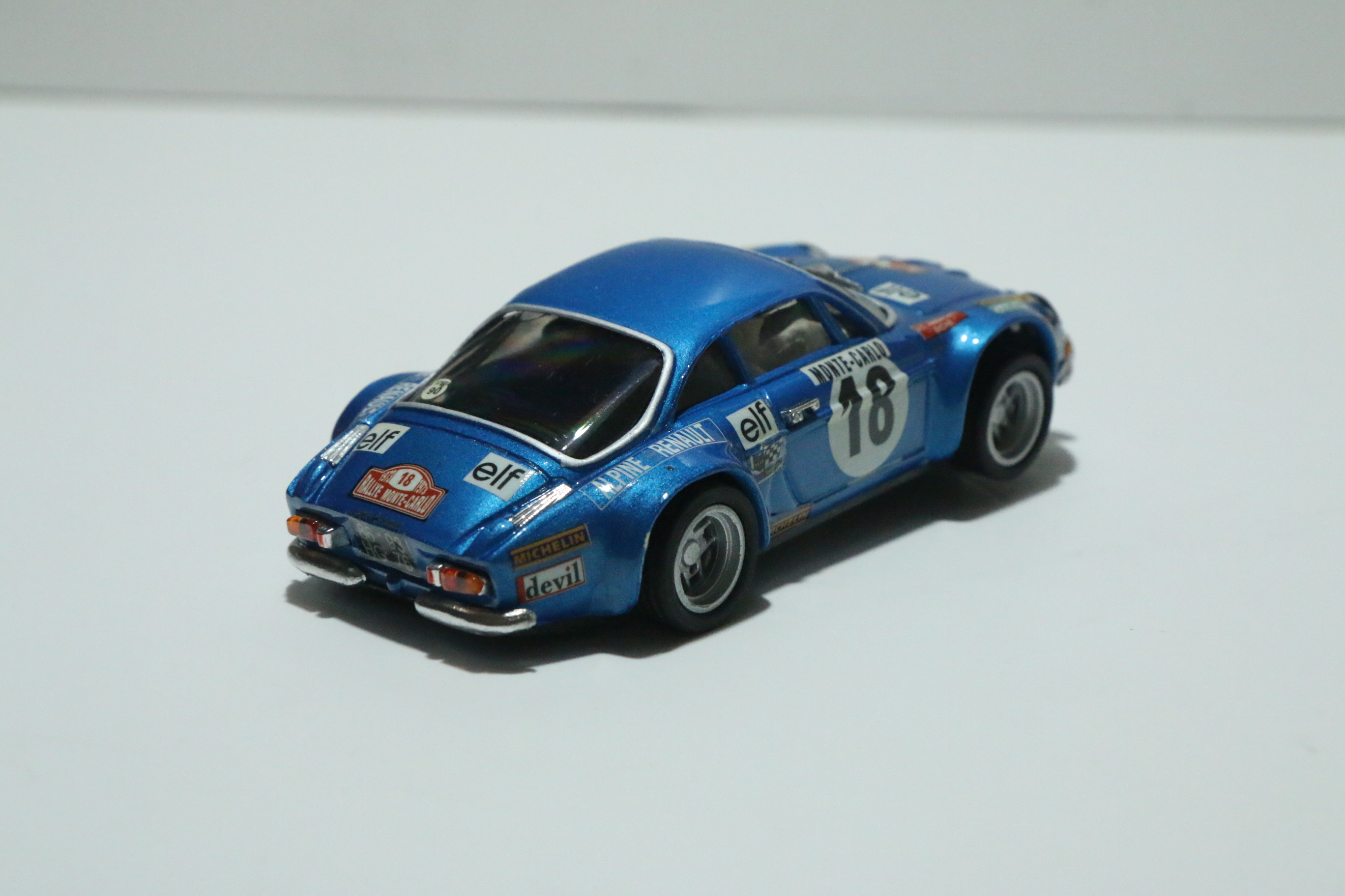 TEAMSLOT Renault Alpine Blauw No.18 nr. 10701 in OVP!