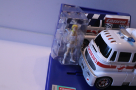 Carrera Digital 132 Ambulance met figuur nr. 30943 in OVP.