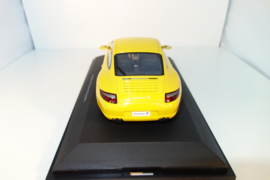 1:24  Porsche 911 Carrera S ( Typ 997)  geel  nr. 14122