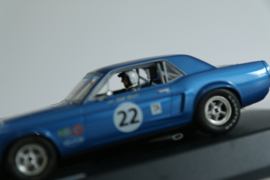 Pioneer Ford Mustang blauw No.22 nr P010 in OVP. Nieuw!
