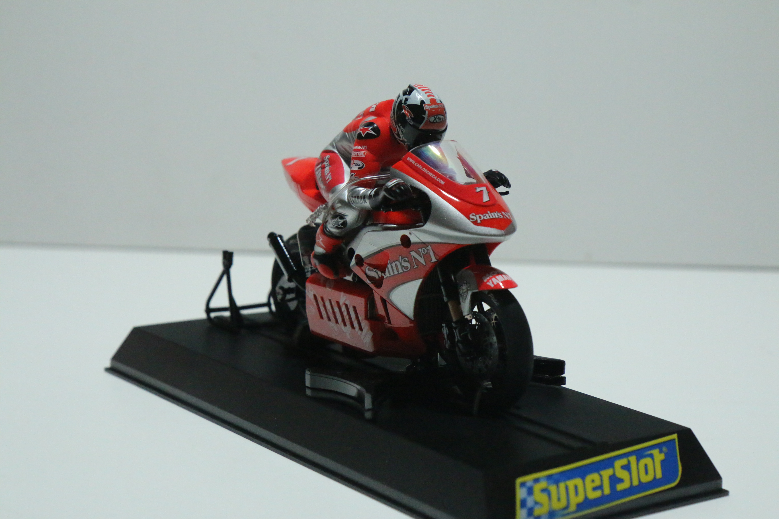 SUPERSLOT MotorGP Yamaha Carlos Checa No.7 nr. C6006 Zilver/Rood in OVP!