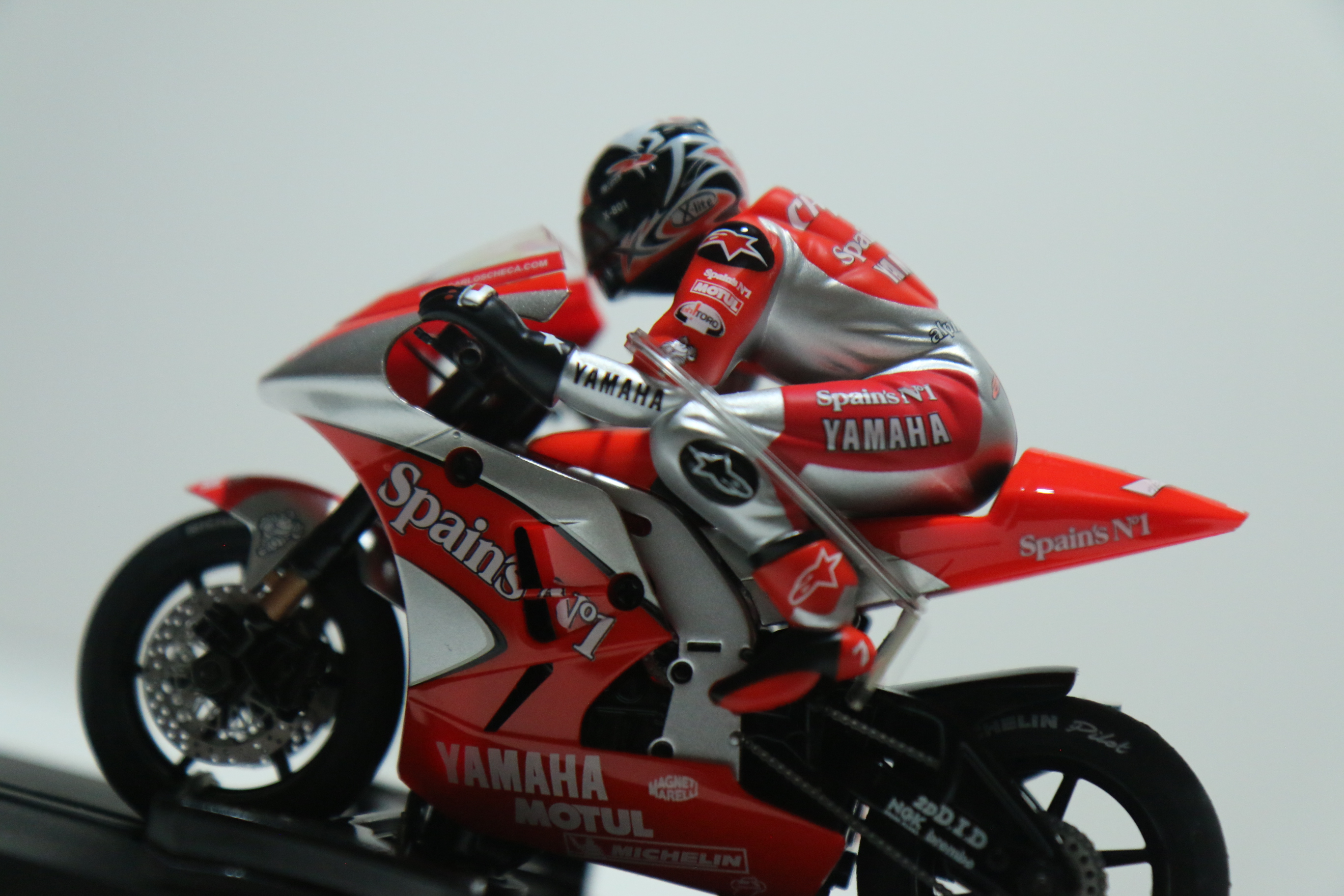 SUPERSLOT MotorGP Yamaha Carlos Checa No.7 nr. C6006 Zilver/Rood in OVP!