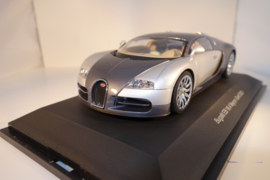 1:24  Bugatti EB 16.4 Veyron zilver/grijs metallic   nr. 14152