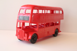 Kunststof 1/32 London dubbeldekker bus.