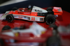 Scalextric F1 1976 Mclaren Ford M23 (Hunt) Ferrari 312T2 (Lauda) nr. C2558A Limited Edition in OVP. Nieuw!