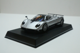MB SLOT Pagani Zonda F 2005 zilver nr. A0702 in OVP.