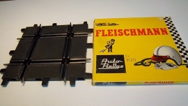 Fleischmann Auto-Rallye.  Kruising 3120.      in OVP geel
