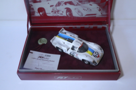 FLY Special Lola T70 MKIIIB 'Chequerd flag' Limited Edition #60 nr. Z02 in OVP.