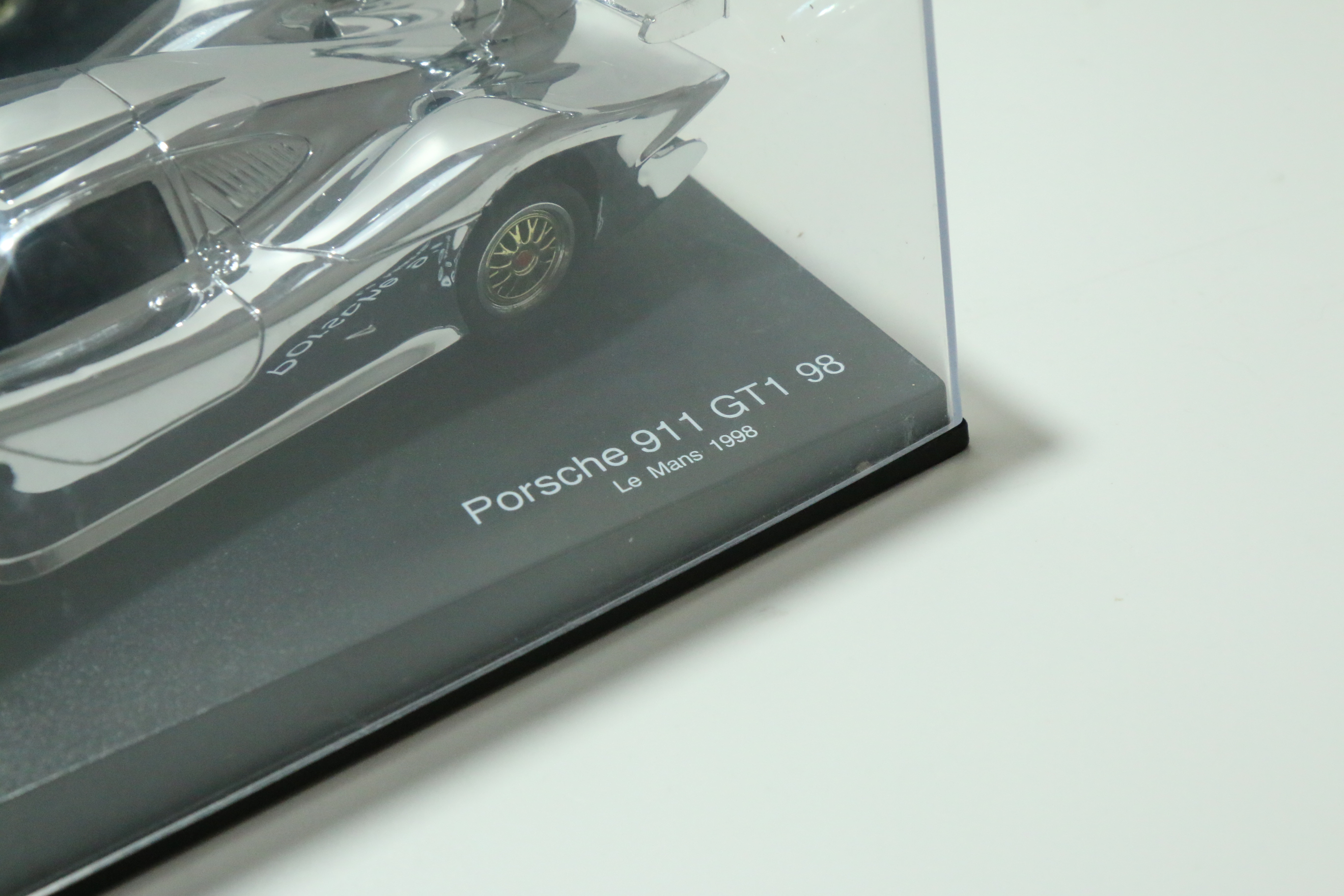 Carrera Evolution Porsche 911 GT1 1998 Chrome nr. 25414 Pre productie model