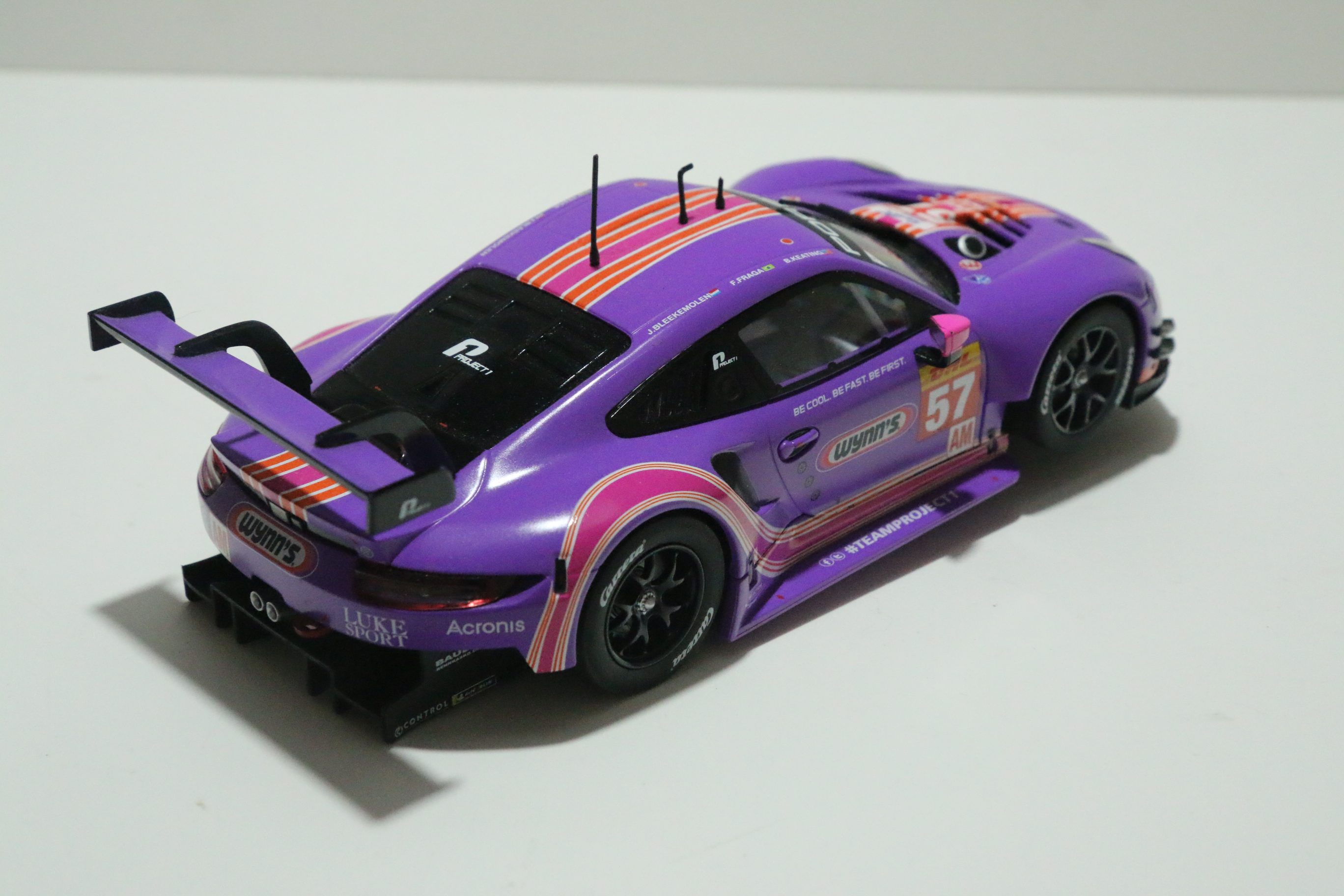 Carrera Digital 124 Porsche 911 RSR Paars No.57 nr. 23913