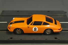 Porsche 911 nr. 40412.   decalnr. 8. Met rookglas