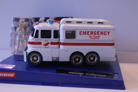 Carrera Digital 132 Ambulance met figuur nr. 30943 in OVP.