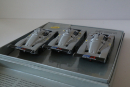 Slot-It  gift set CA05W Inhoud: 3x Mercedes Sauber C9 No.61, 62, 63 nr.  Limited Edition in OVP. Nieuw!