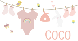 Geboortesticker raam full colour met een schattige waslijn en babyspulletjes type Coco