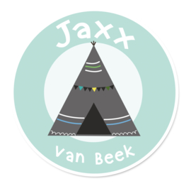 Naamstickers rond met een tipi tent voor een jongen