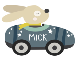 Naamstickers in vorm met een leuk hondje in een raceauto