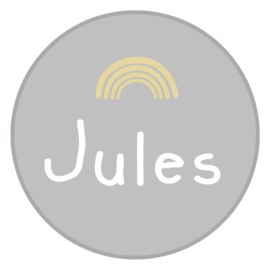 Geboortesticker full colour grijs met een regenboogje type Jules