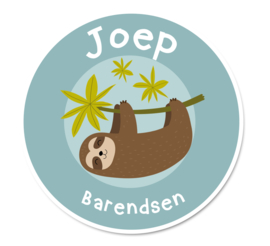 Naamstickers rond met een luiaard voor een jongetje