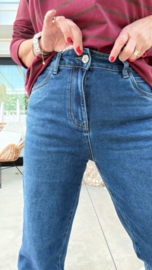 Bianca karostar mom fit