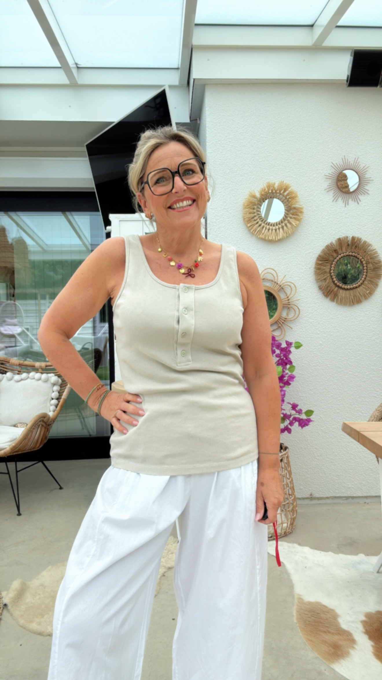 Greige (grijs/beige) top met knoopjes