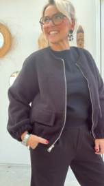 Leonie zwart