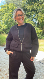 Leonie zwart