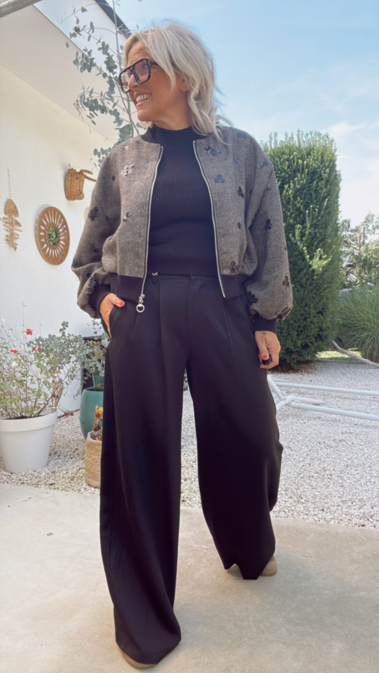 Ella zwart