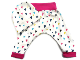 Babykleding Broekje + Mutsje Hartjes wit fuchsia