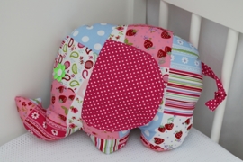 Olifant knuffel patchwork vrolijk fuchsia oor