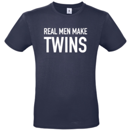 T-shirt Real men make twins