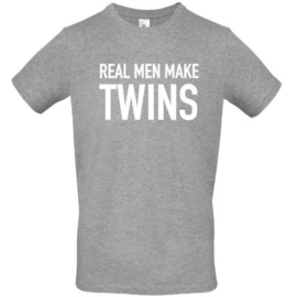 T-shirt Real men make twins
