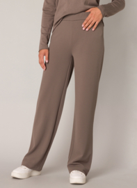Yara dark taupe broek , Base Level van Yest