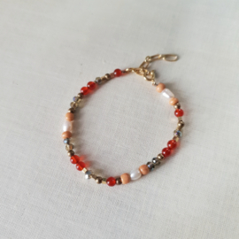 Aurum           -  Carneool en parel armband