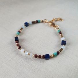 Viveka            -  Lapis lazuli, aquamarijn en hematiet armband