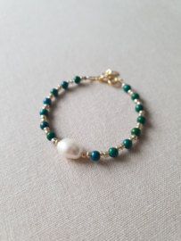 Eleri      -  Chrysocolla en zoetwaterparel armband