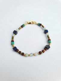 Viveka            -  Lapis lazuli, aquamarijn en hematiet armband