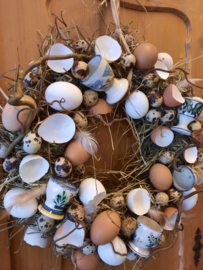 DIY Krans met eieren & eierdopjes GROOT