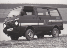 Daihatsu 1000 Sparcar 4x4 Minibus, press photo, German, 8/1985