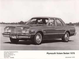 Volare 4-Door Sedan, large press photo, Dutch, 12/1975