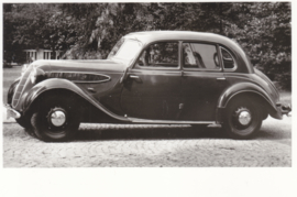 326 Sedan 6 cyl. 50 hp, DIN A6-size photo postcard, 1936-40, 4 languages