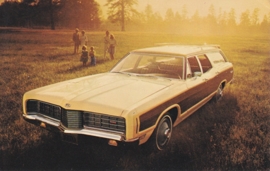 LTD Country Squire, US postcard, standard size, 1970